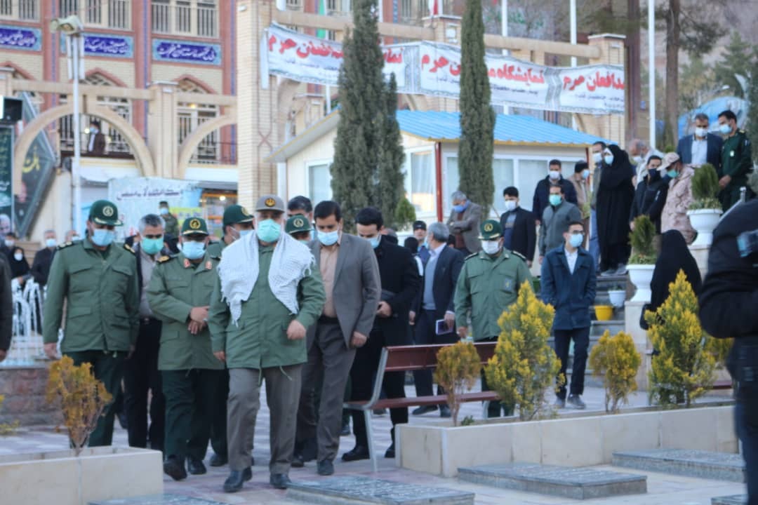 حضور سردار نقدی در گلزار شهدای کرمان 