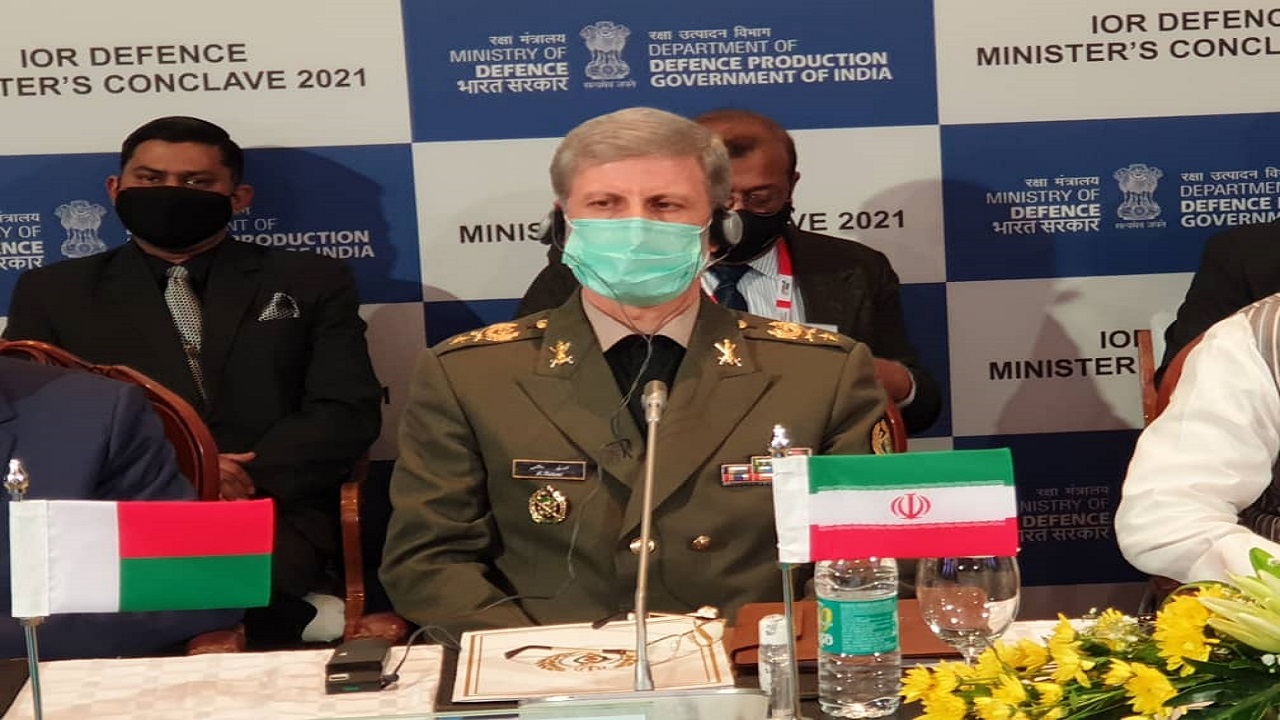 نمی‌توان به قدرت‌های بزرگ و حاکمان نالایق اعتماد کرد/ جهان نیازمند یک بازمهندسی جدید است