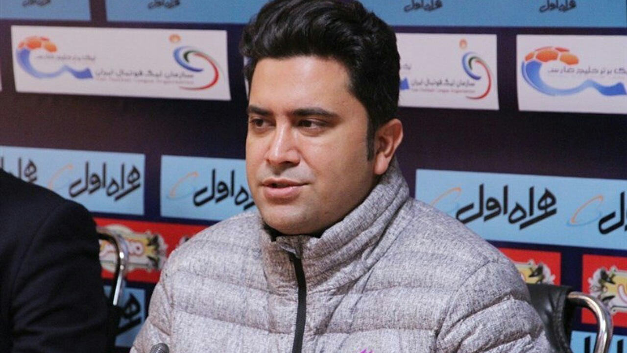اخباری: فردا منتظر یک بازی زیبا باشید/ اوت دستی تنها تاکتیک پیکان نیست