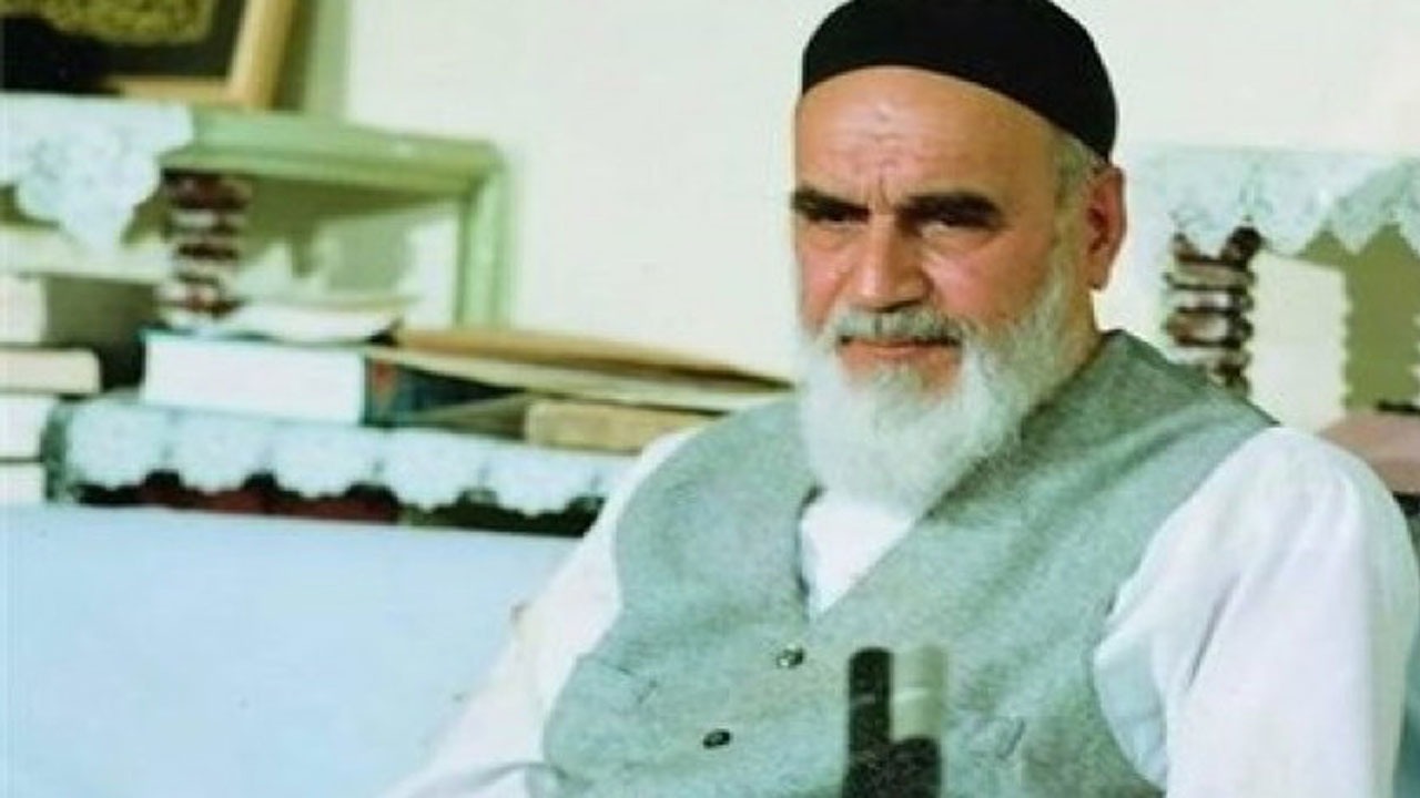 ماجرای پیشنهاد عجیب امام خمینی (ره) به یکی از میهمانان در یک جمع دوستانه