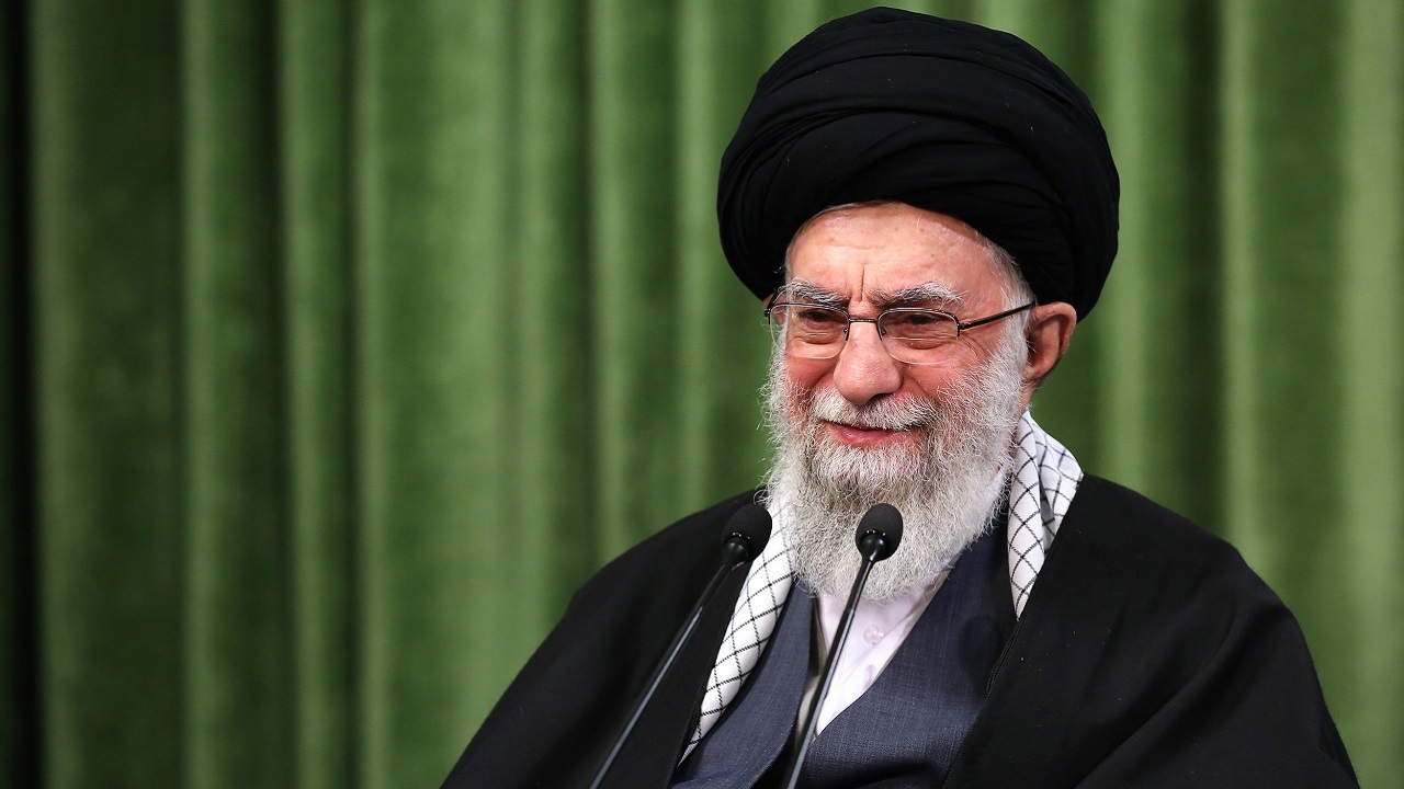 منتظر نوشته‌های شما با هشتگ #عید_انقلاب هستیم