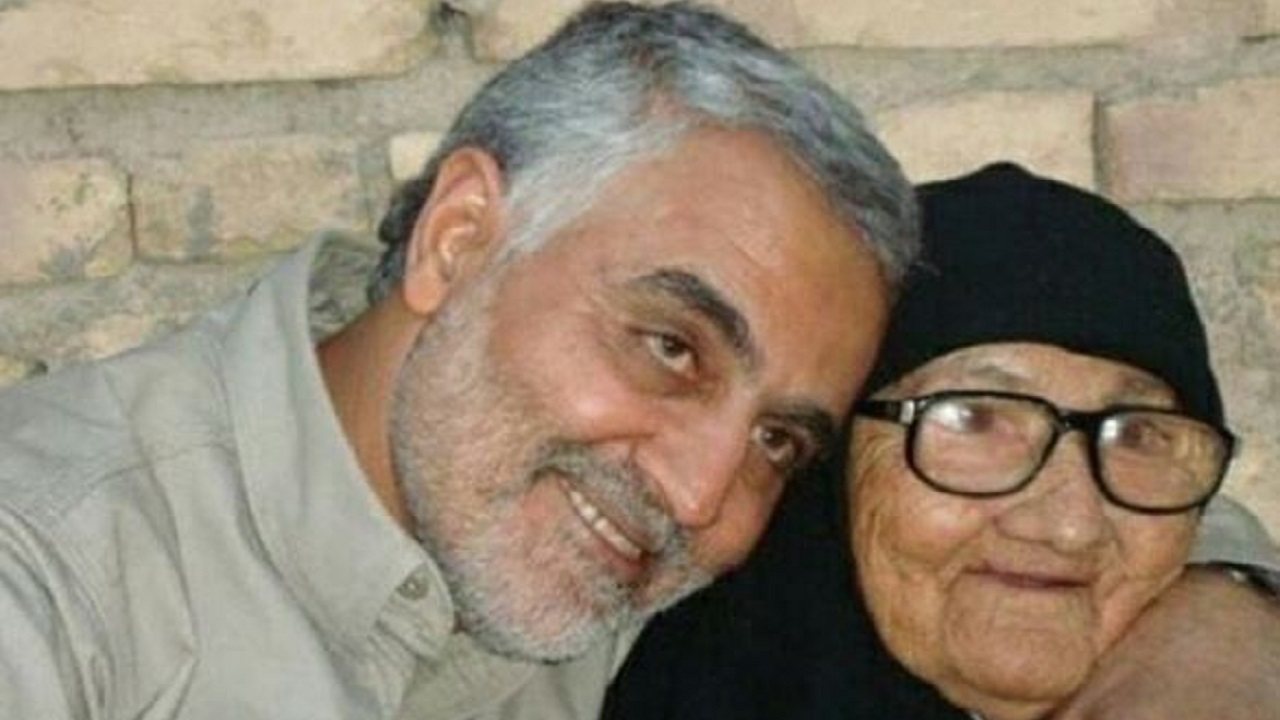 روایتی عاشقانه از عرض ارادت سردار دل‌ها به مادران شهدا + عکس