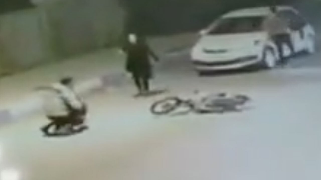 لحظه کتک خوردن یک سارق هنگام دزدی در خوزستان + فیلم