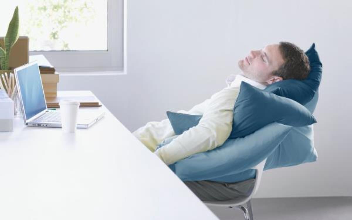 چرا به طور دائمی احساس خستگی میکنید؟ چرا به طور دائمی احساس خستگی میکنید؟