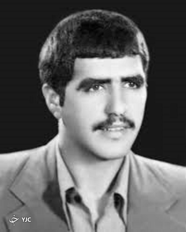 خلبان ارتشی که به حای رفتن به پادگان اعلامیه&zwnj;های امام را تکثیر کرد