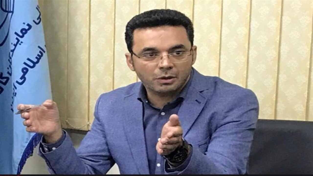 نماینده کارگران با پیشنهاد مجلس برای  افزایش ۴۰ درصدی مزد کارگران مخالفت کرد
