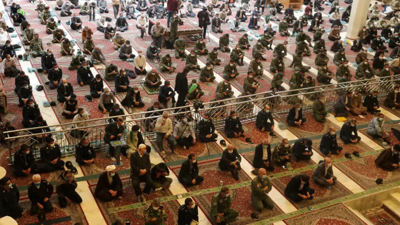 قاطعانه در برابر دشمنان ایستاده‌ایم/فساد و طاغوت عامل سقوط رژیم پهلوی بود