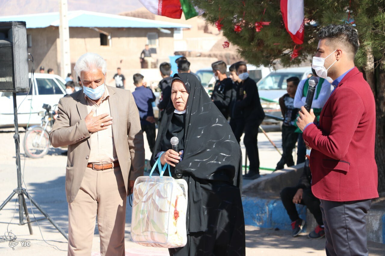 برگزاری همایش پیاده روی خانوادگی در ده زیار کرمان