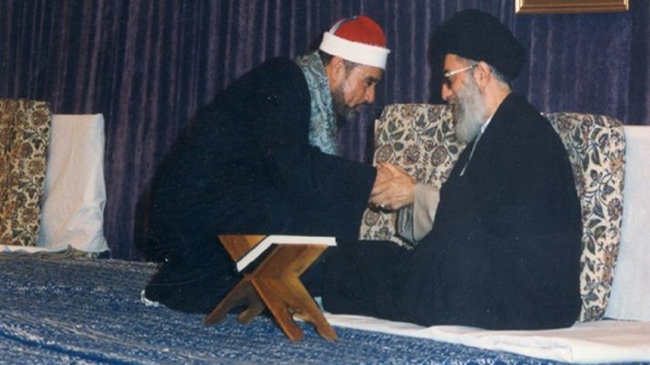 قاری قرآنی که ایرانی&zwnj;ها برای شنیدن تلاوتش صف می&zwnj;کشیدند/ خاطره جالب رهبر انقلاب از غلوش