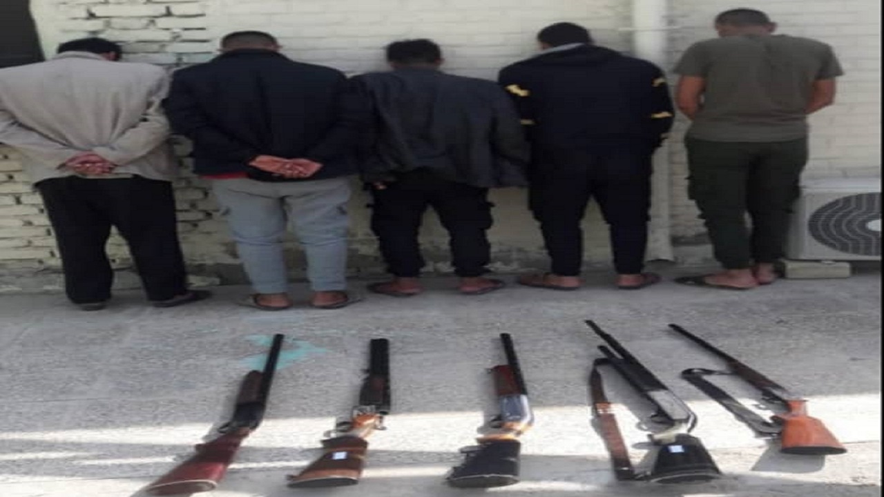 خلع سلاح ۵ نفر از دارندگان سلاح و مهمات غیرمجاز در آبادان