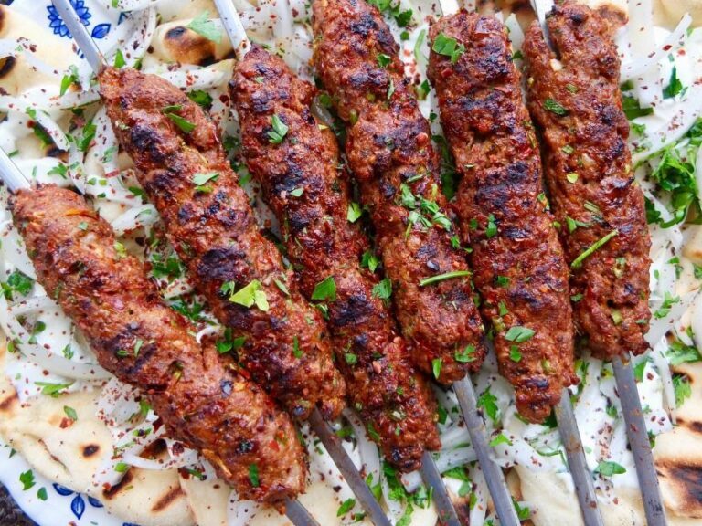 طرز تهیه گشنیز کباب آذری و ماکویی؛ یک کباب متفاوت و خوشمزه