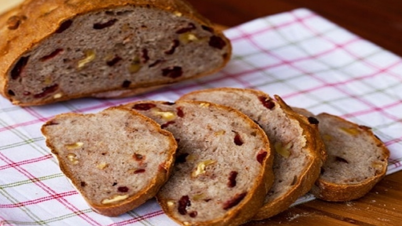 طرز تهیه نان گردویی خانگی؛ مقوی و سالم