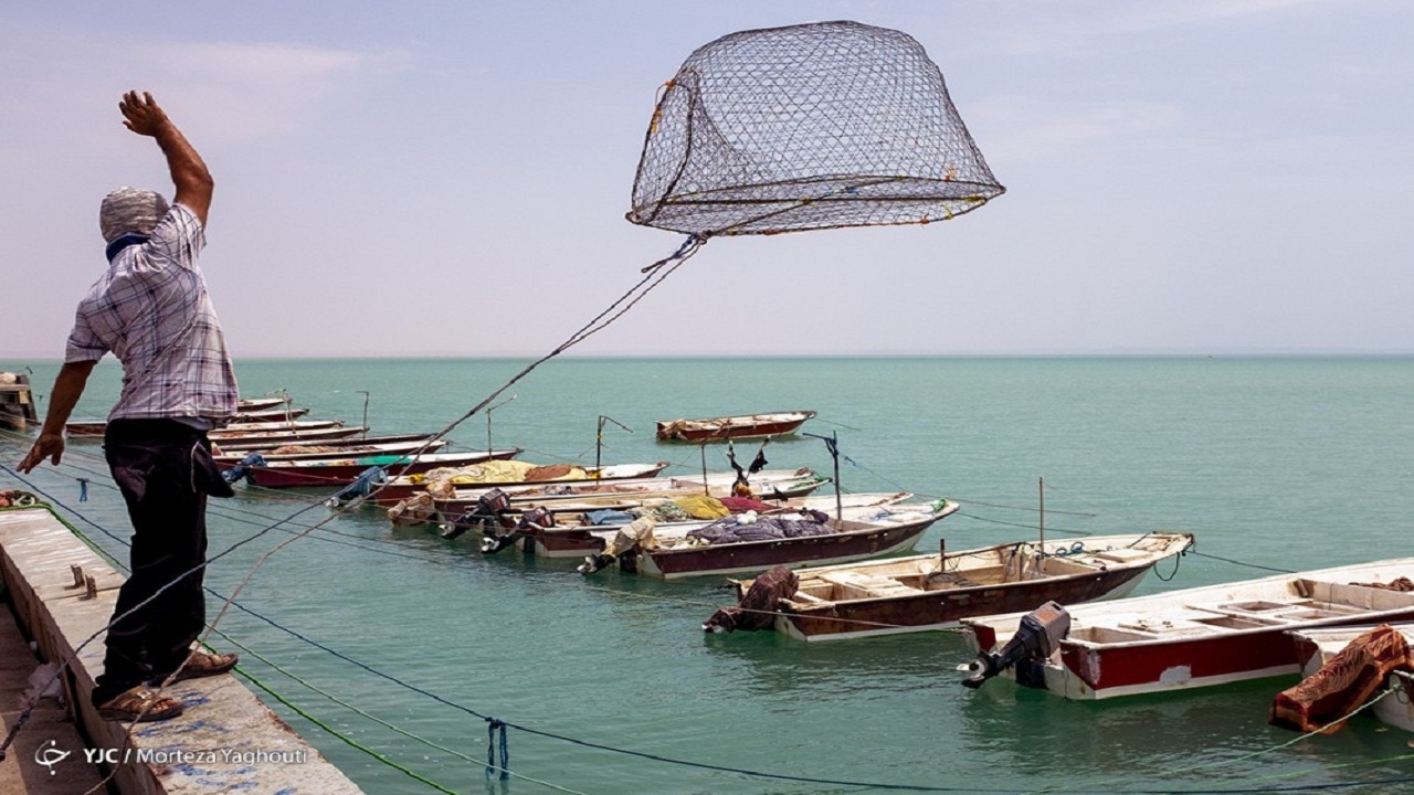 رفع شکستگی مخزن در صیدگاه بندر بحرکان