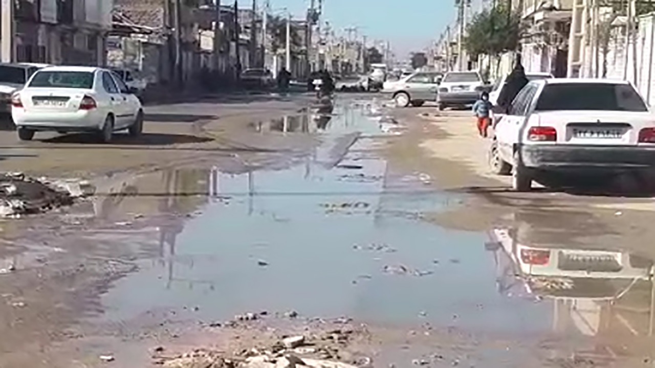 جاری شدن فاضلاب در معابر کوی علوی + فیلم