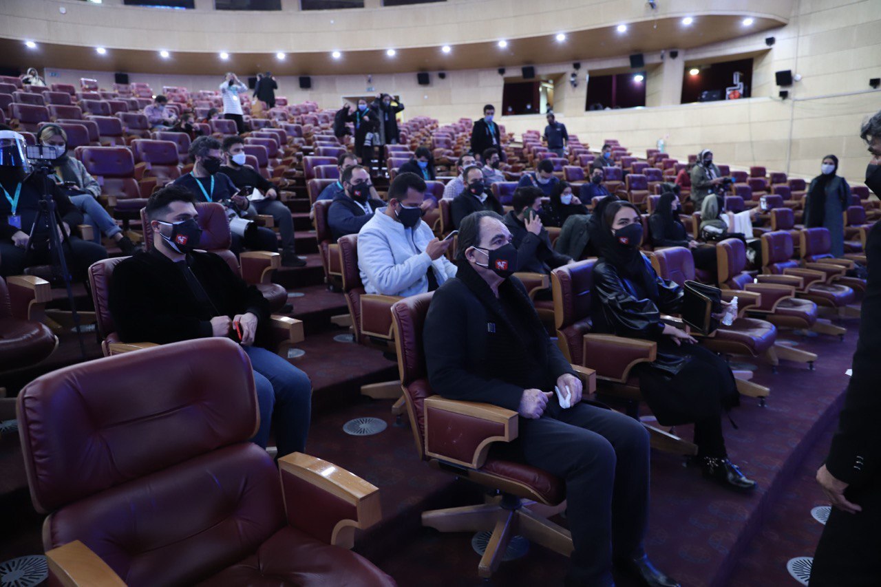 کماکان در حسرت دیدن فیلمی متوسط رو به بالا/ &laquo;خط فرضی&raquo; و &laquo;گیج گاه&raquo; نمایش داده شد
