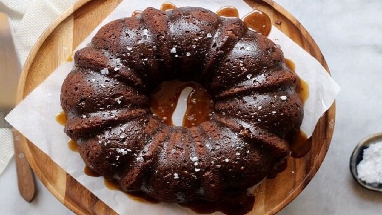 طرز تهیه کیک خرما؛ خوشمزه و مقوی