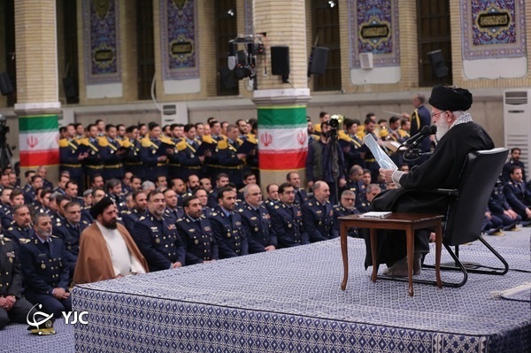 کدام خلبان نیروی هوایی ارتش تحت تعقیب ساواک بود؟ کدام خلبان نیروی هوایی ارتش تحت تعقیب ساواک بود؟