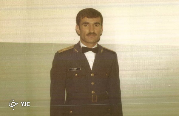 کدام خلبان نیروی هوایی ارتش تحت تعقیب ساواک بود؟ کدام خلبان نیروی هوایی ارتش تحت تعقیب ساواک بود؟