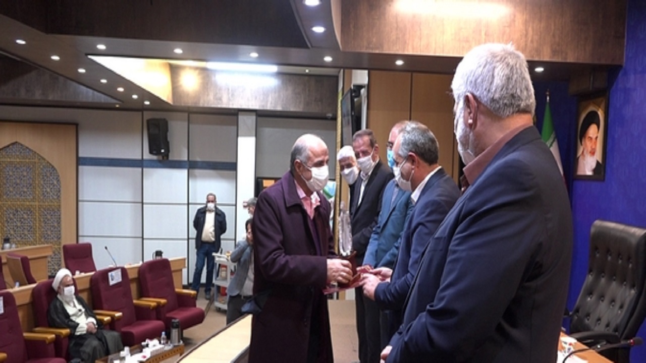 برگزیدگان ملی و استانی بخش کشاورزی قم تجلیل شدند