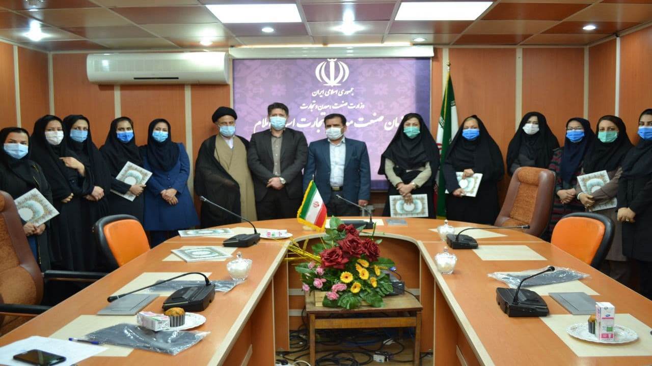 نقش بی بدیل بانوان در جامعه امروز قابل تقدیر است
