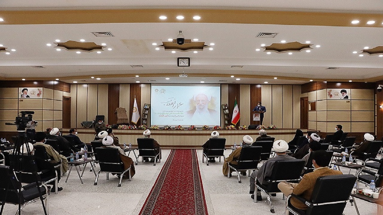 یکی از بزرگ‌ترین نظریه پردازان نظام اسلامی آیت‌الله مصباح یزدی