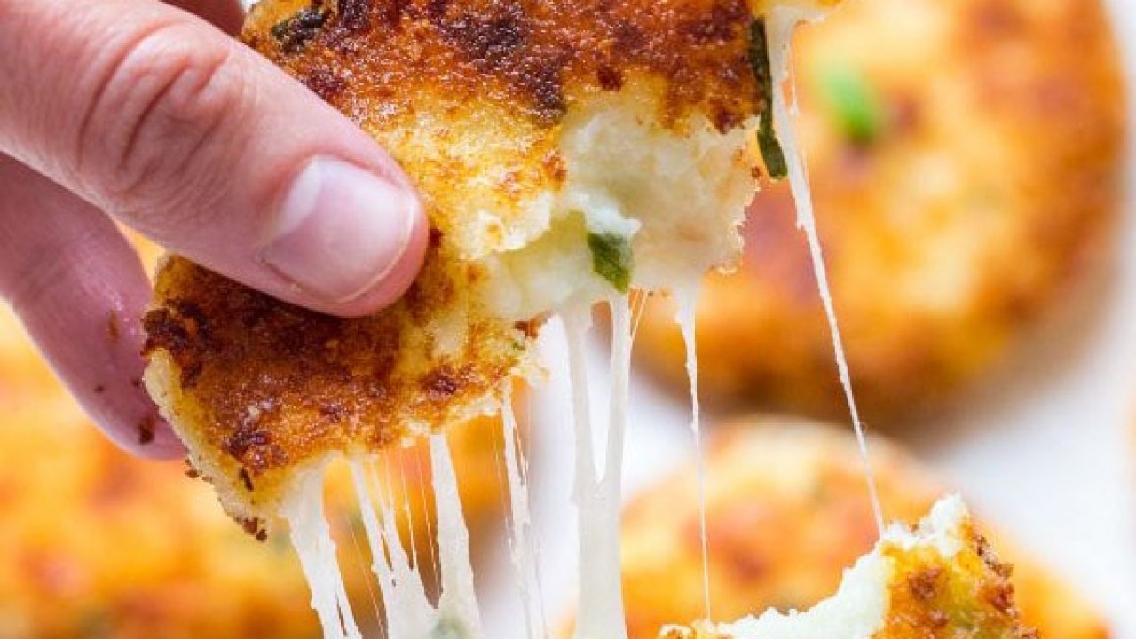طرز تهیه پنکیک سیب زمینی پنیری
