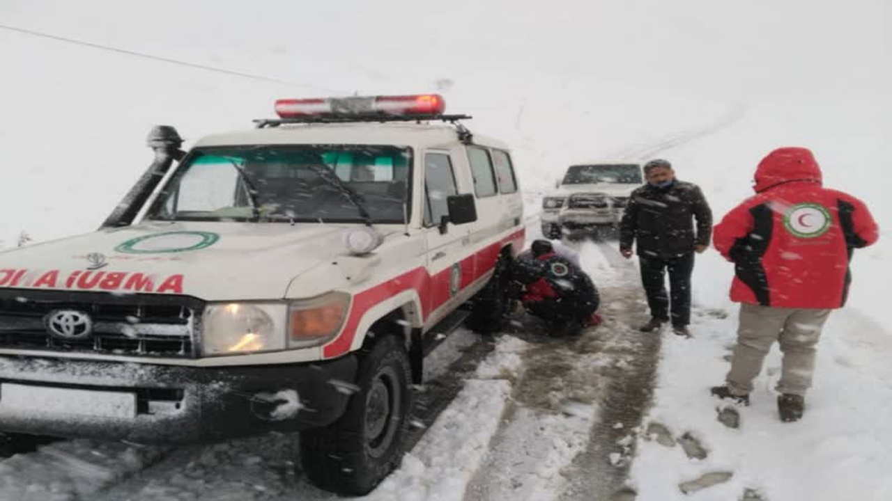 نوزاد مهابادی در برف و کولاک به دنیا آمد