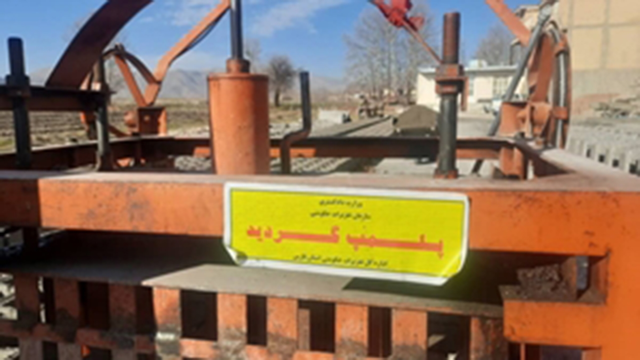 پلمب ۵ کارگاه غیرمجاز بلوک زنی توسط اجرای احکام تعزیرات حکومتی شیراز