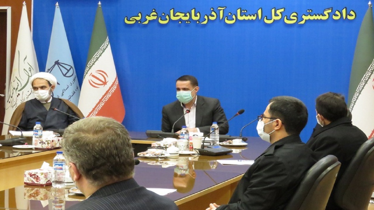 مشورت با علما وصاحب نظران رمز موفقیت یک قاضی می‌تواند باشد