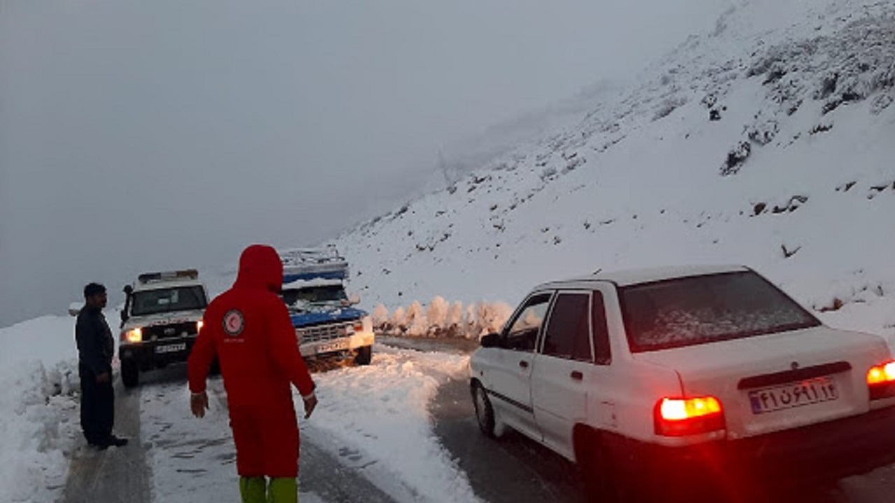 امدادرسانی به ۱۱۸ فرد گرفتار در برف و کولاک خراسان رضوی