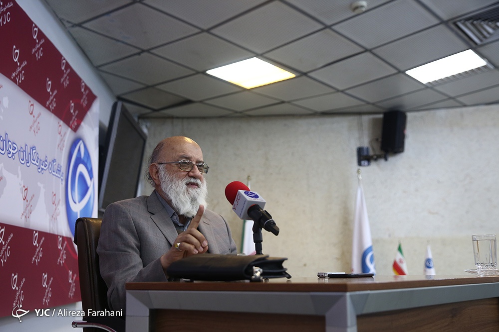 رئیس بورس استعفا کرد که وزیر دارایی از این مهلکه سالم در برود/ نمایندگان مجلس دهم، سهم خود و پدرشان را از انقلاب می&zwnj;خواستند/ جبهه پایداری به جلسات شورای ائتلاف دعوت می&zwnj;شود، اما نمی&zwnj;آید/ جامعه روحانیت مبارز نقش میزبانی دارد نه پدرخواندگی