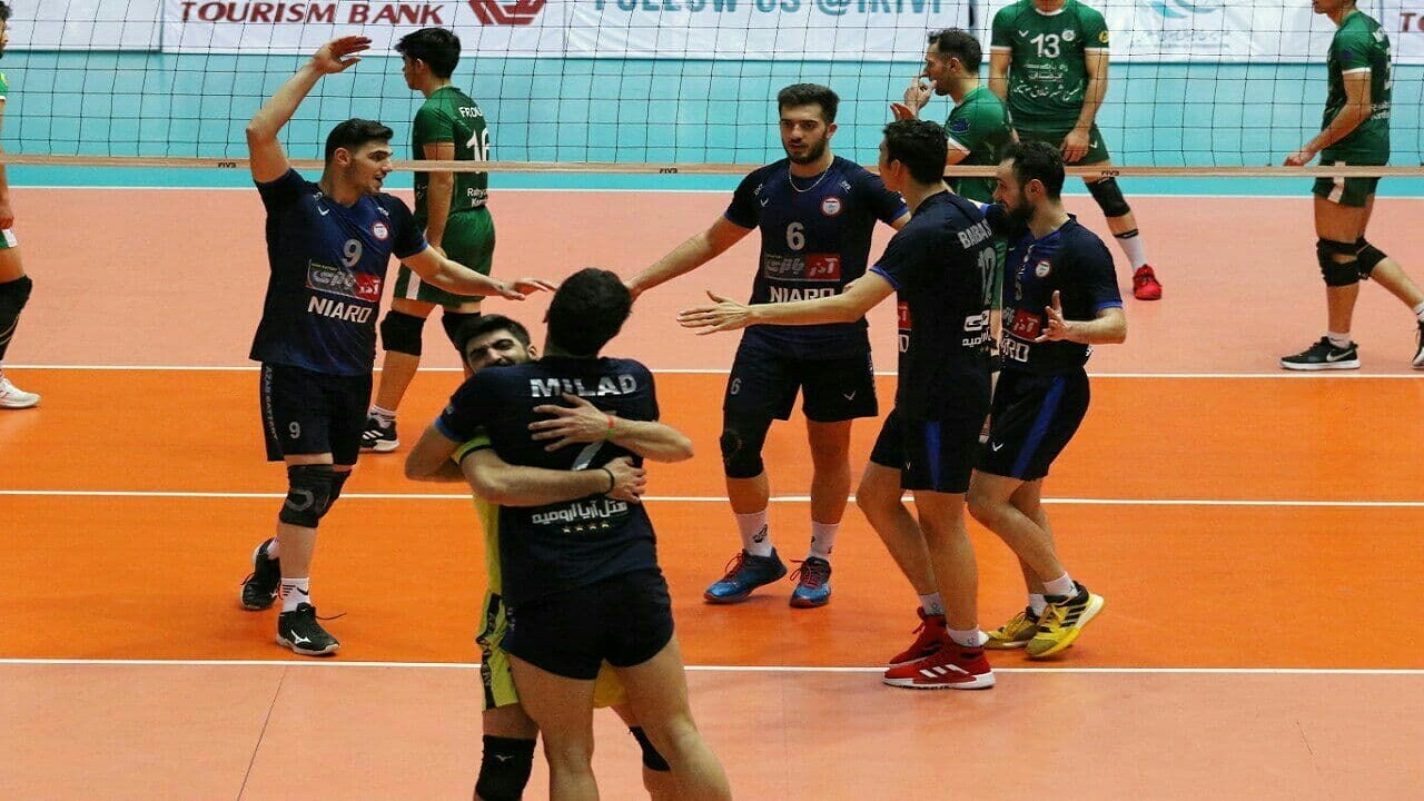 آذرباتری برد و آخر شد