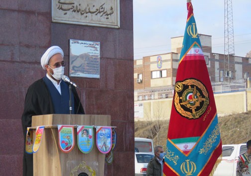 گلباران مزار نخستین خلبان شهید مهاباد به مناسبت دهه مبارک فجر+ تصاویر