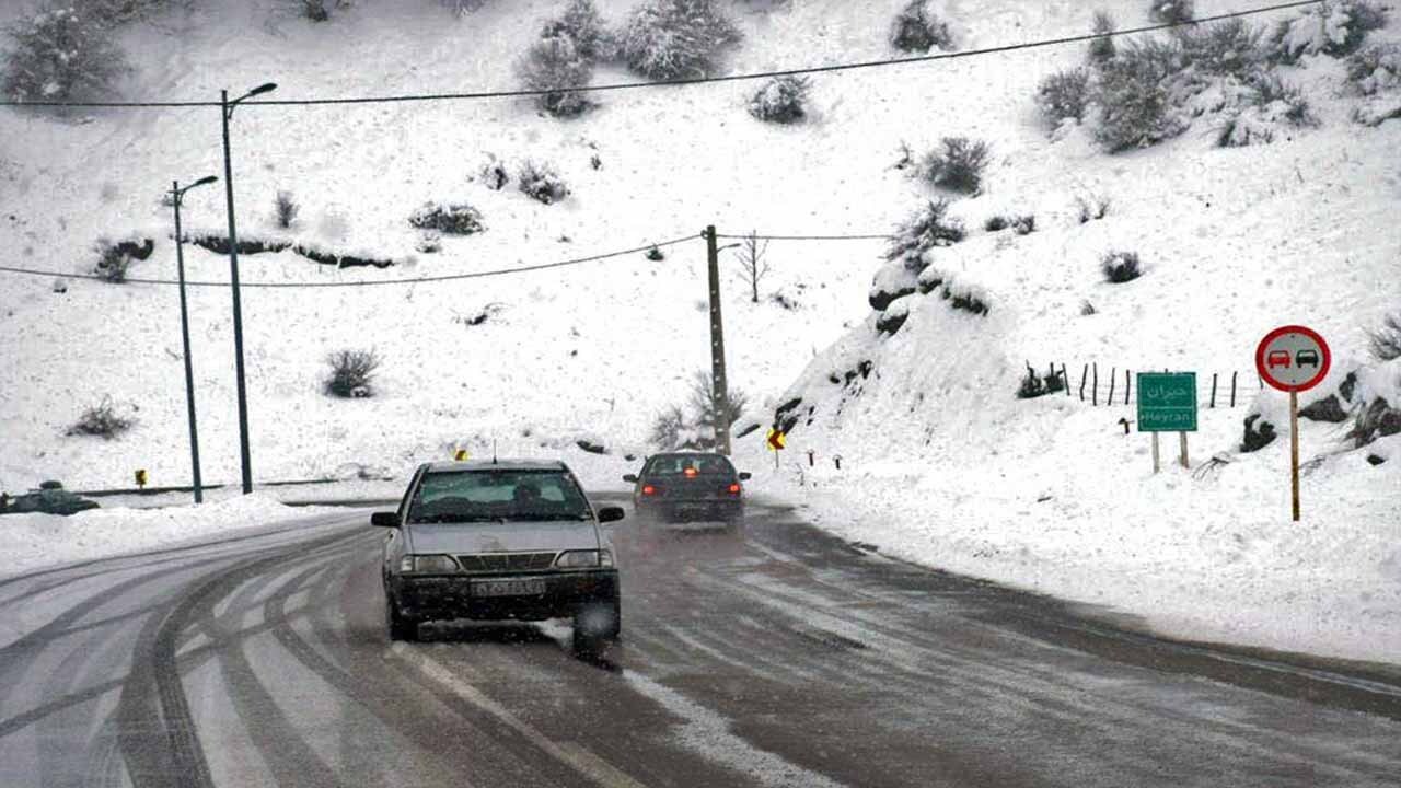 نصب تابلو‌های هشدار مخاطرات جوی در مبادی ورودی کوهستان