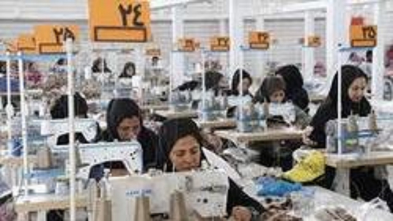 بهره برداری از واحد تولید پوشاک در رزن