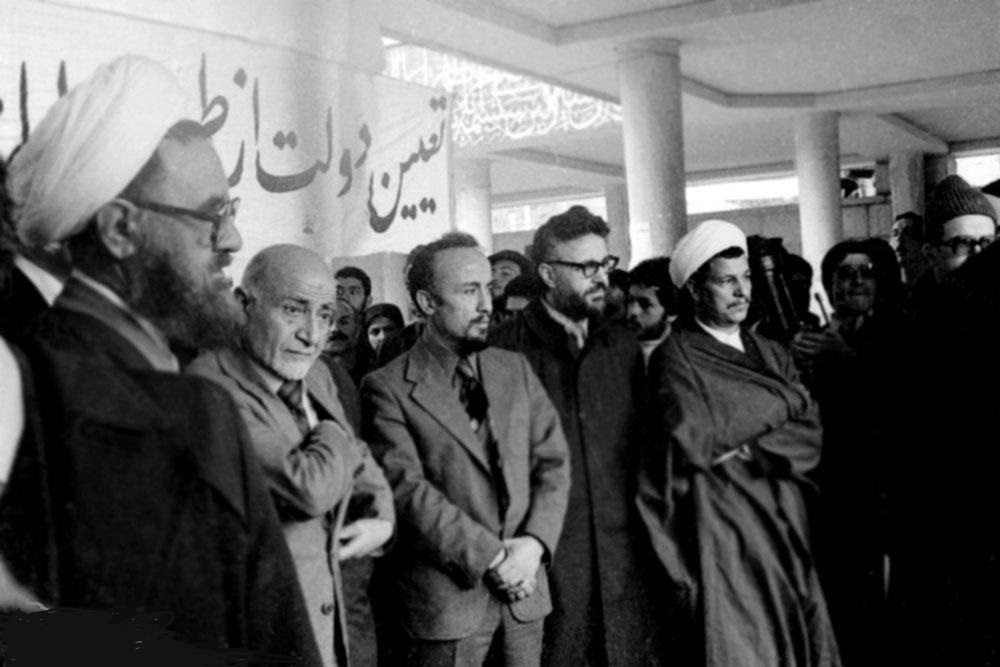پایگاهی که به محاصره مردم درآمد