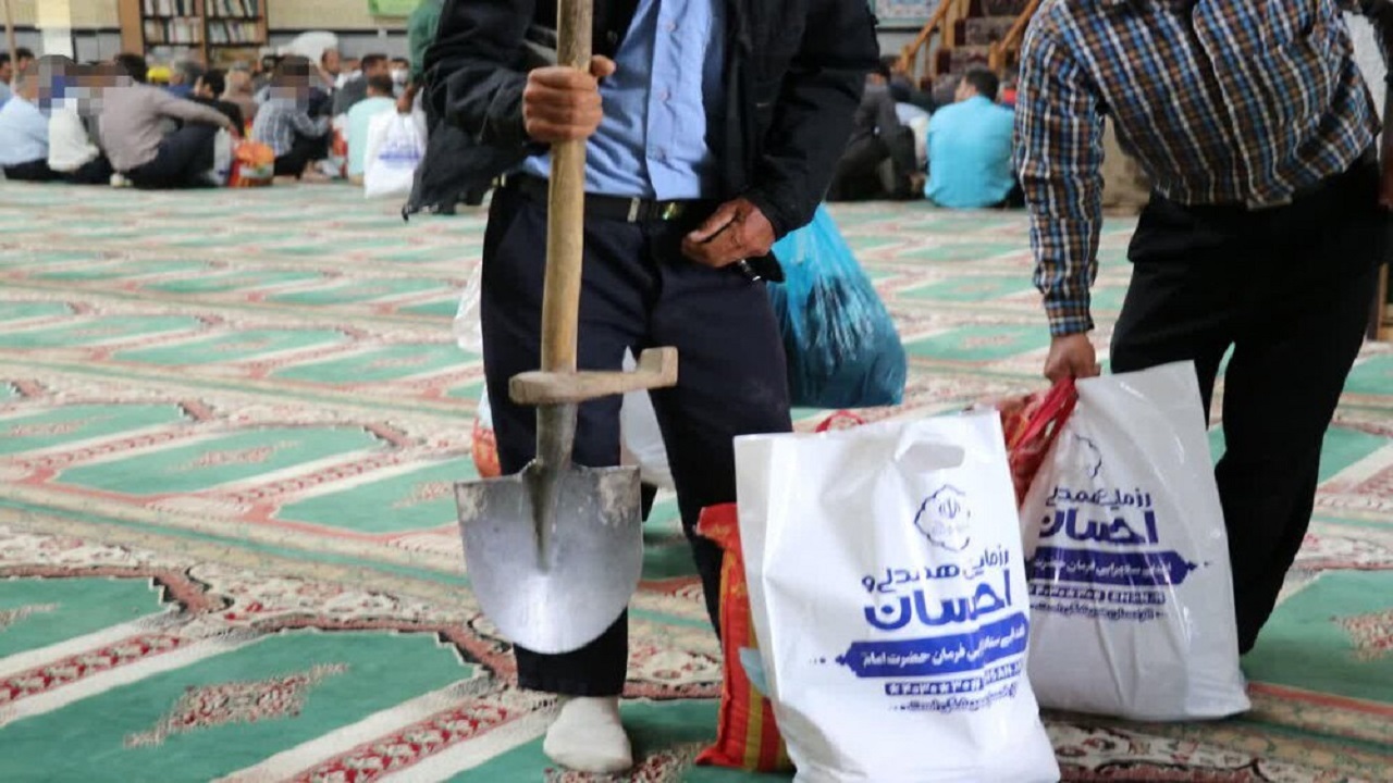 رزمایش همدلی واحسان ویژه کارگران فصلی در همدان
