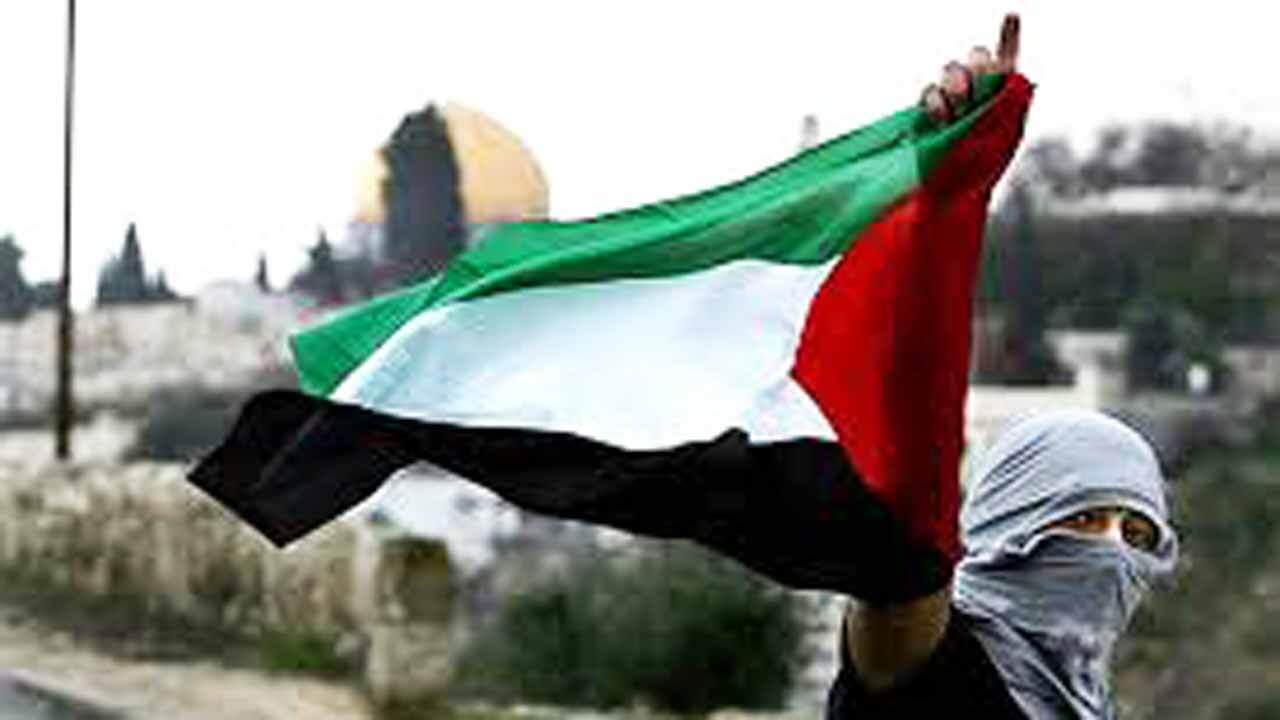 واکنش شجاعانه یک فلسطینی به نظامیان صهیونیستی که خانه او را ویران کردند + فیلم