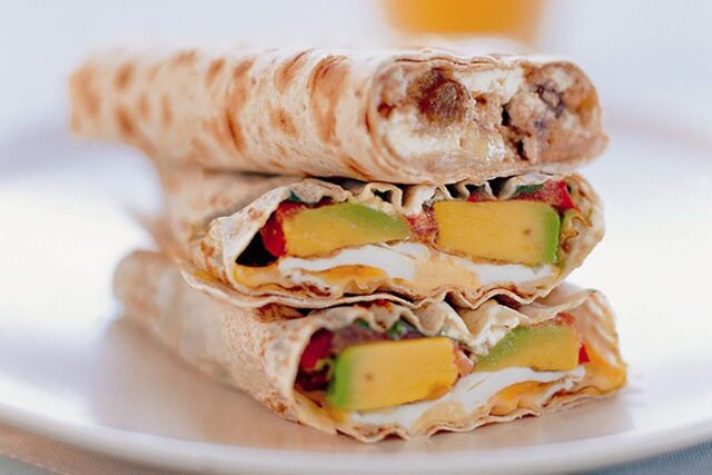 ۲ طرز تهیه ساندویچ چیکن رپ یونانی خوشمزه و لذیذ + طرز تهیه سس رپ