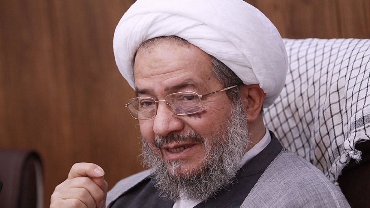 حفظ نظام منوط به حمایت از رهبر انقلاب است