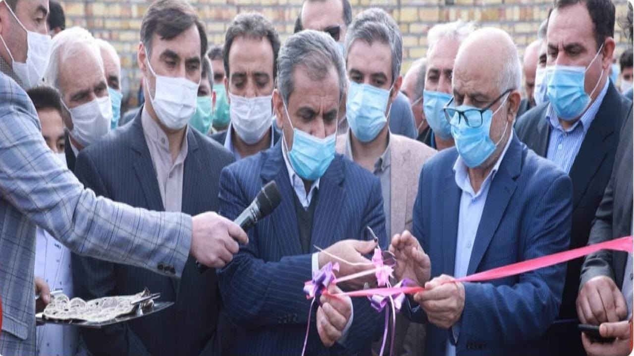 افتتاح طرح‌های برق رسانی و ورزشی در بخش اسفرورین