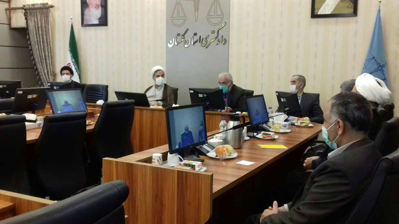 بستر‌های فساد باید با کمک قوه مجریه و قوه مقننه از بین رود