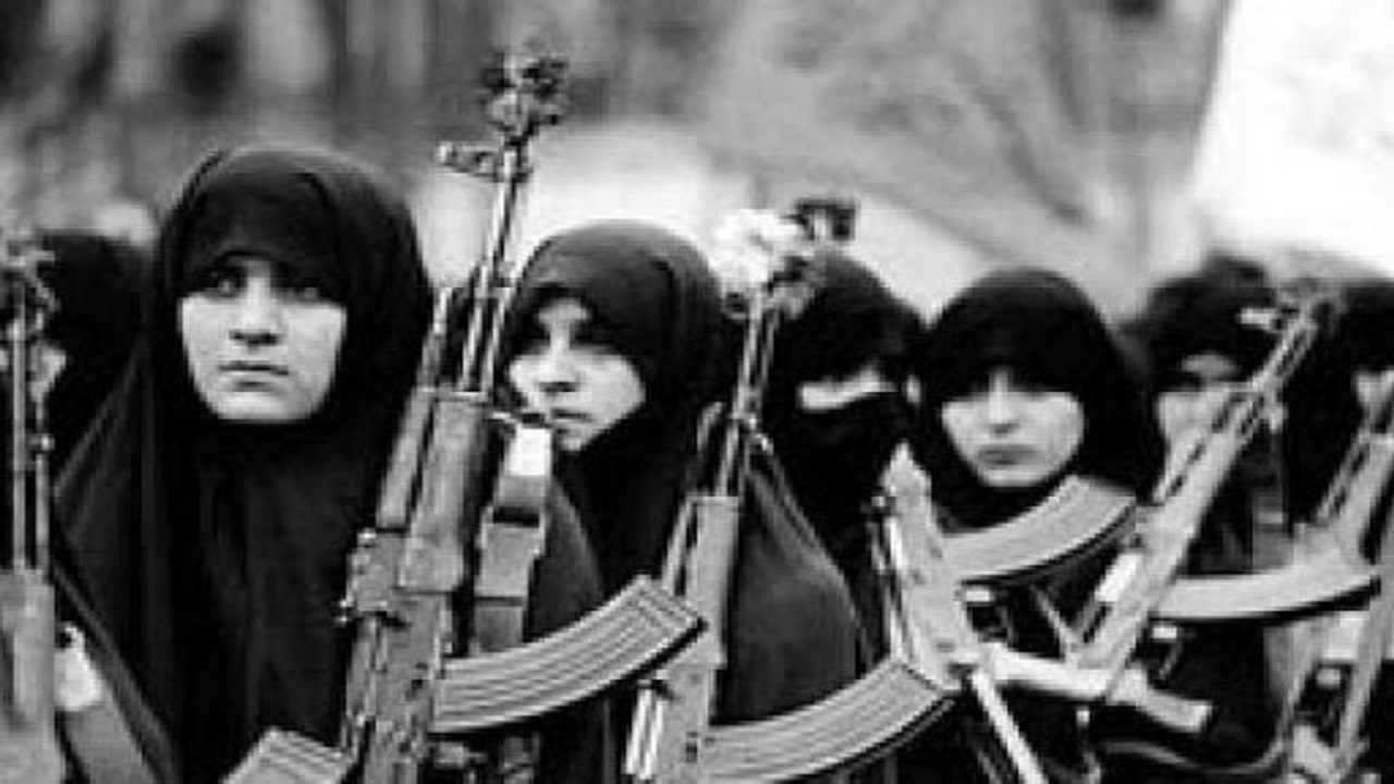 سربازان خط مقدم انقلاب، زن‌ها بودند