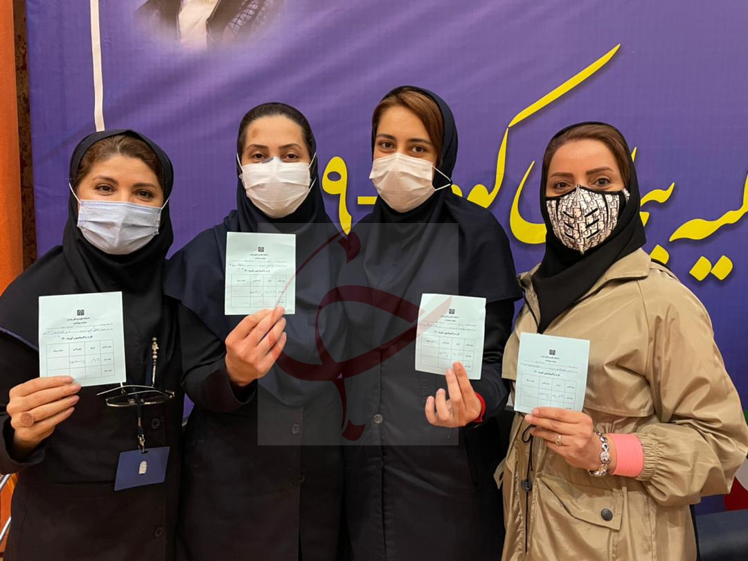 آغاز واکسیناسیون کرونا در ایران/ اولین واکسن به فرزند وزیر بهداشت تزریق شد