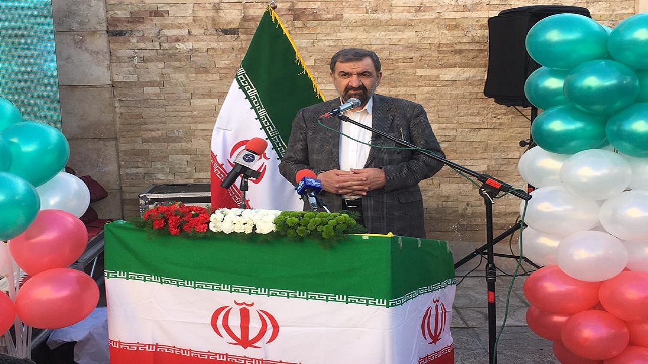 گره مشکلات اقتصادی با سیاست باز نمی شود، مديريت صحيح اقتصادی می خواهد