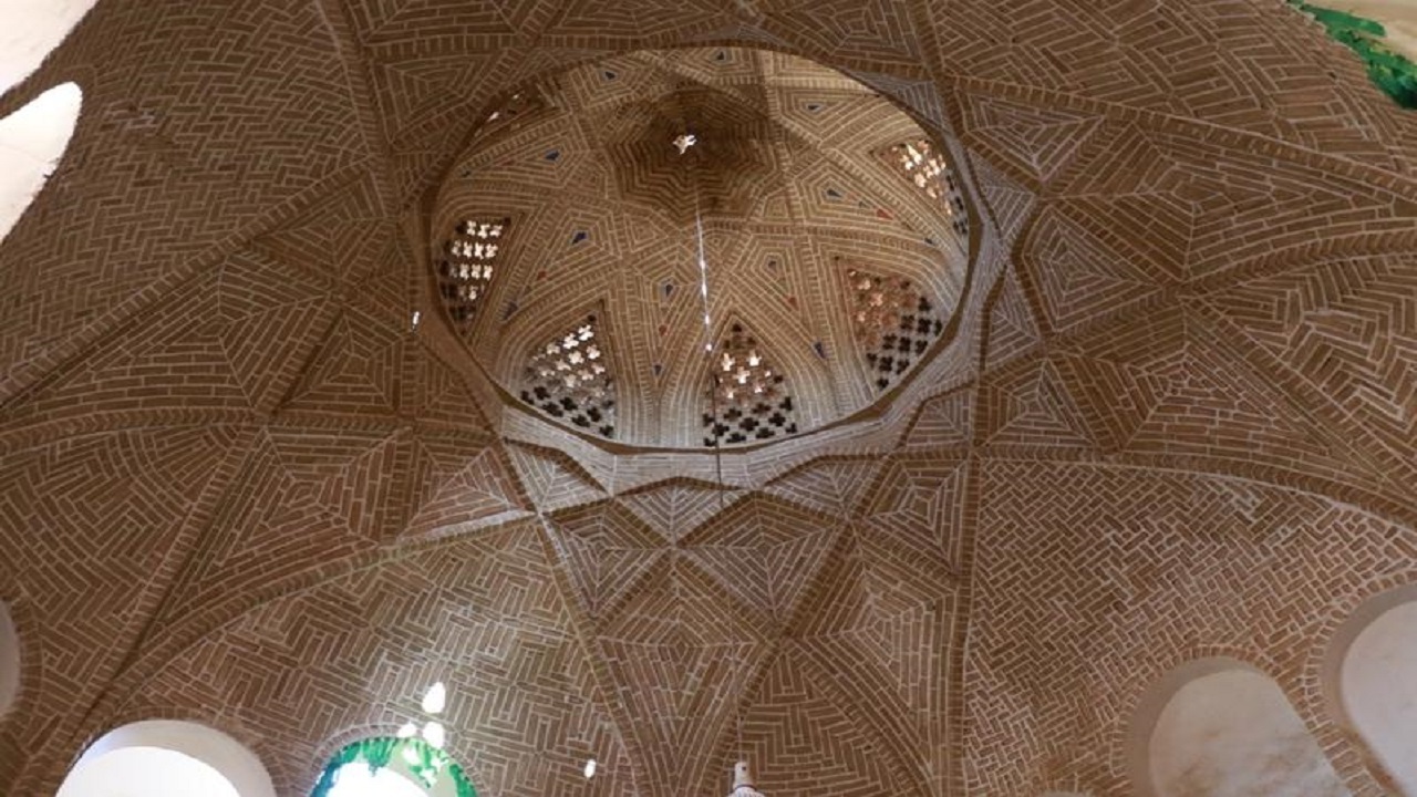 بازدید شهردار شهر میراث جهانی یزد از بازارچه صنایع دستی