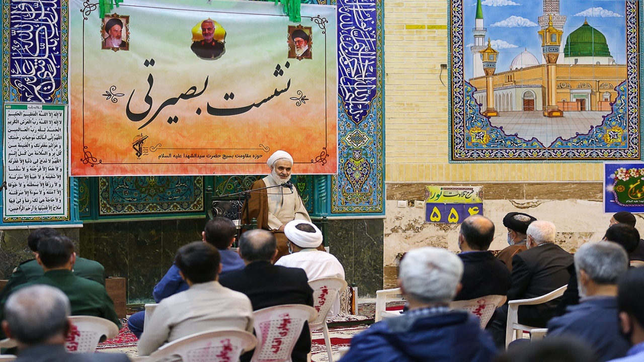 انقلاب اسلامی با همراهی همه اقشار به پیروزی رسید