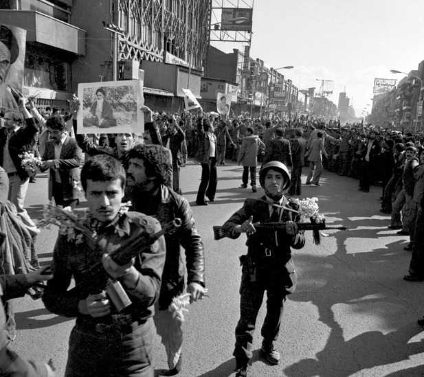 ۲۲ بهمن ۵۷ آغازی بر یک پایان ۲۲ بهمن ۵۷ آغازی بر یک پایان