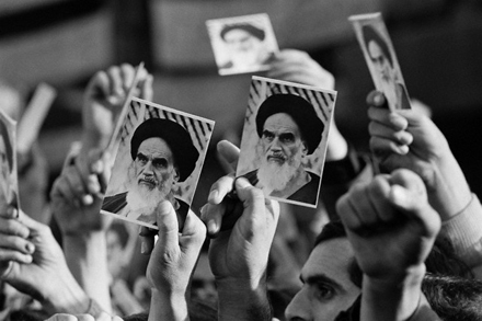 ۲۲ بهمن ۵۷ آغازی بر یک پایان ۲۲ بهمن ۵۷ آغازی بر یک پایان