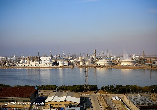 تصویری از پتروشیمی شهید تندگویان